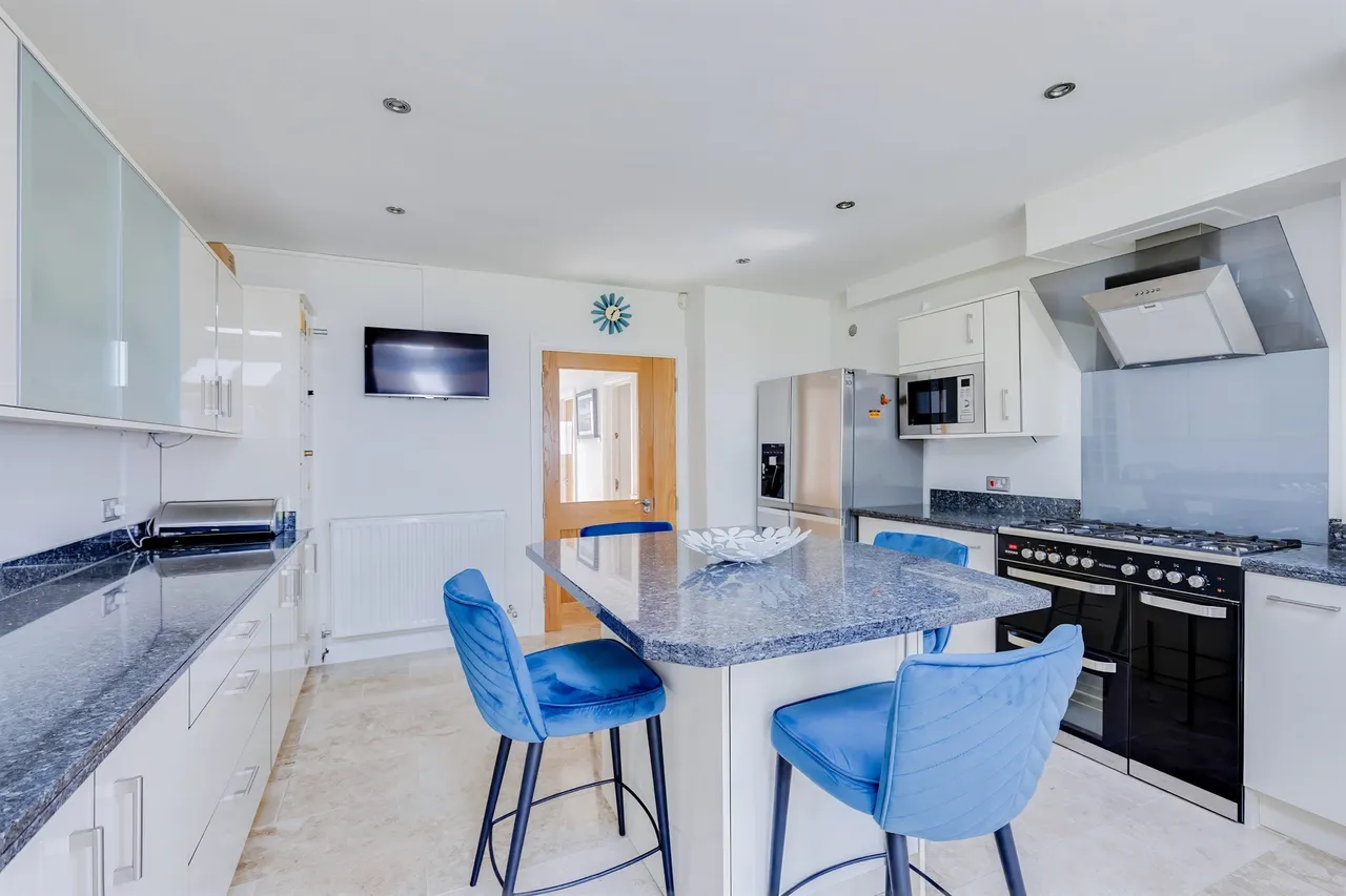 Mill Road, Cardiff, CF14, photo 11