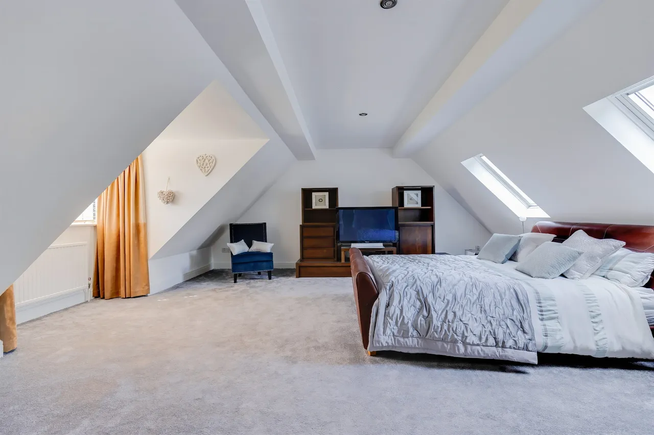Mill Road, Cardiff, CF14, photo 15