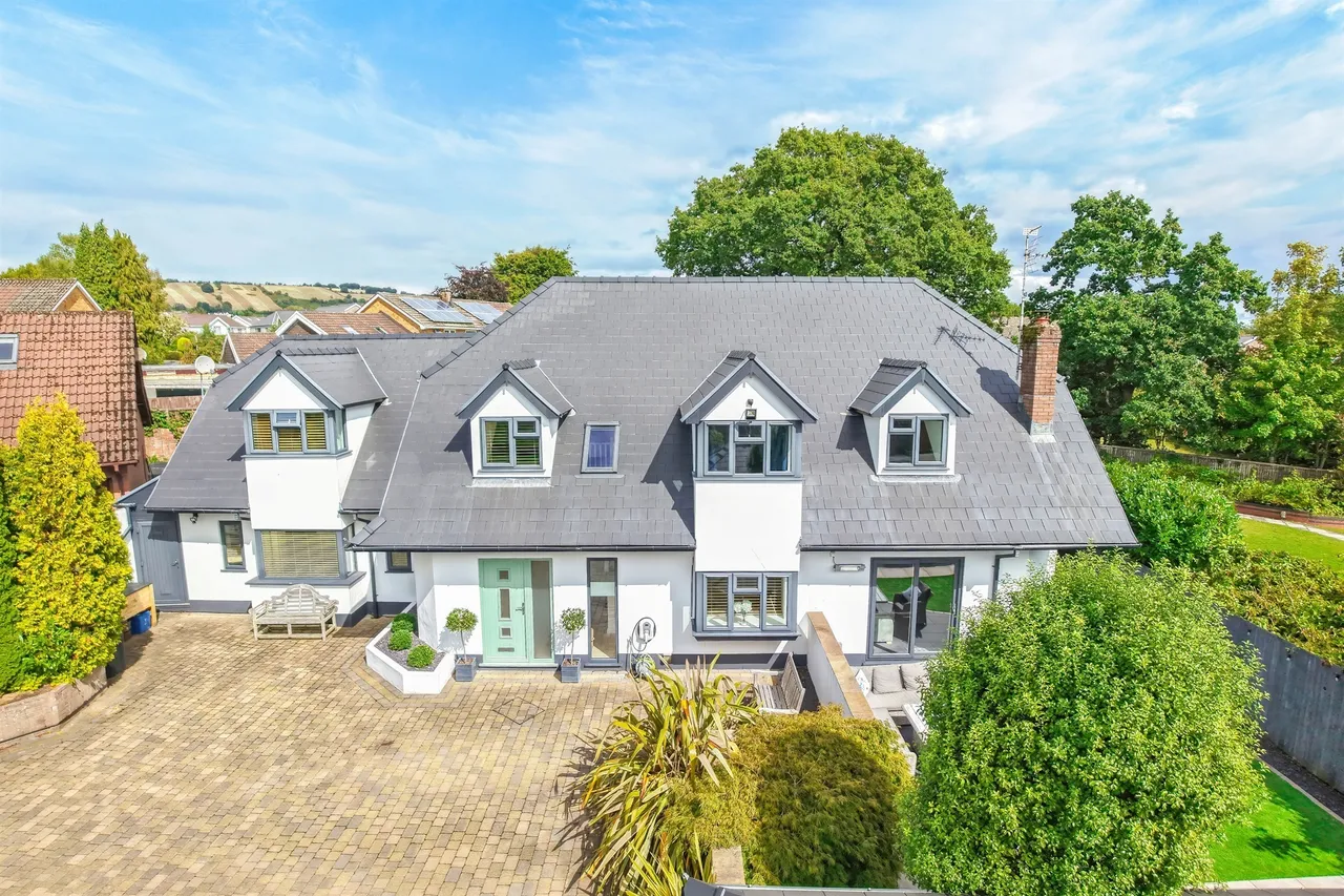 Mill Road, Cardiff, CF14, photo 20