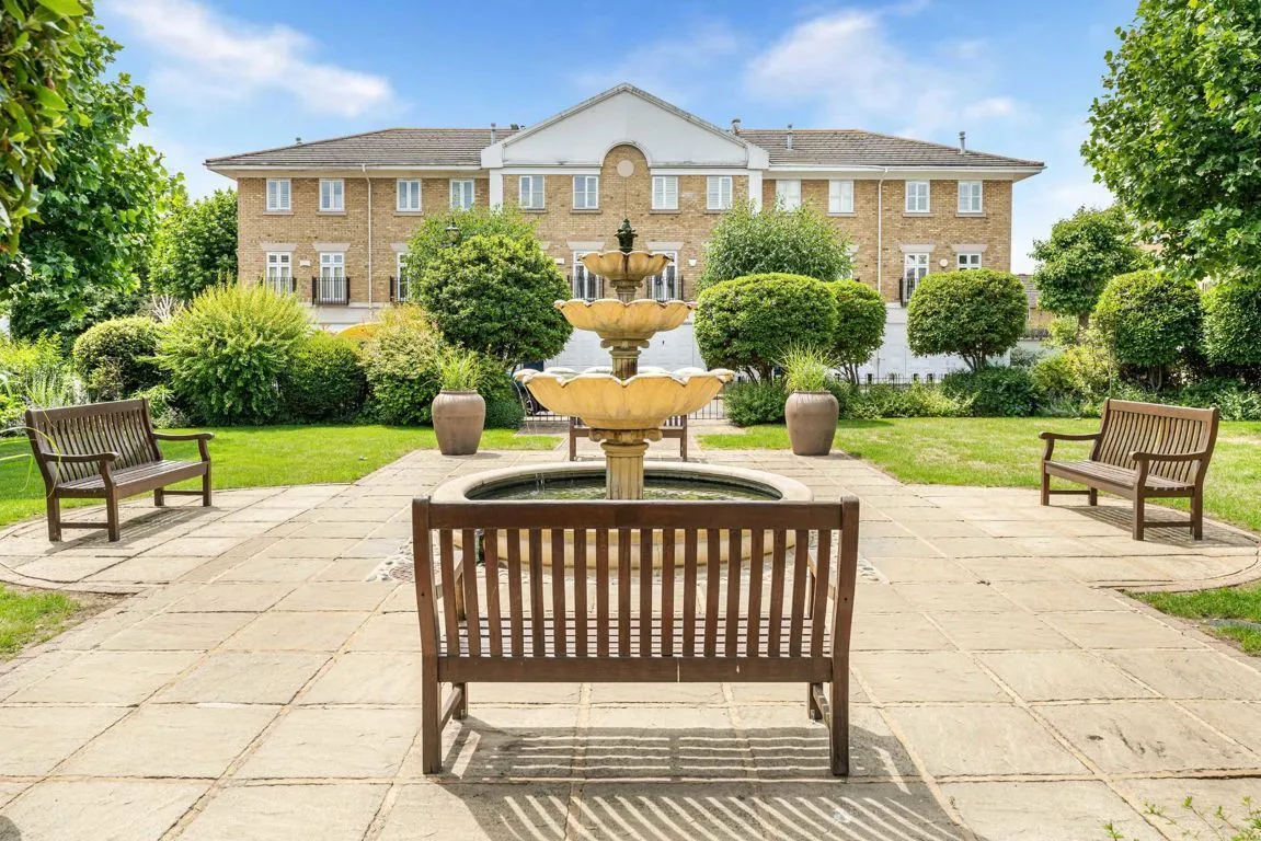 Bevin Square, SW17, photo 9