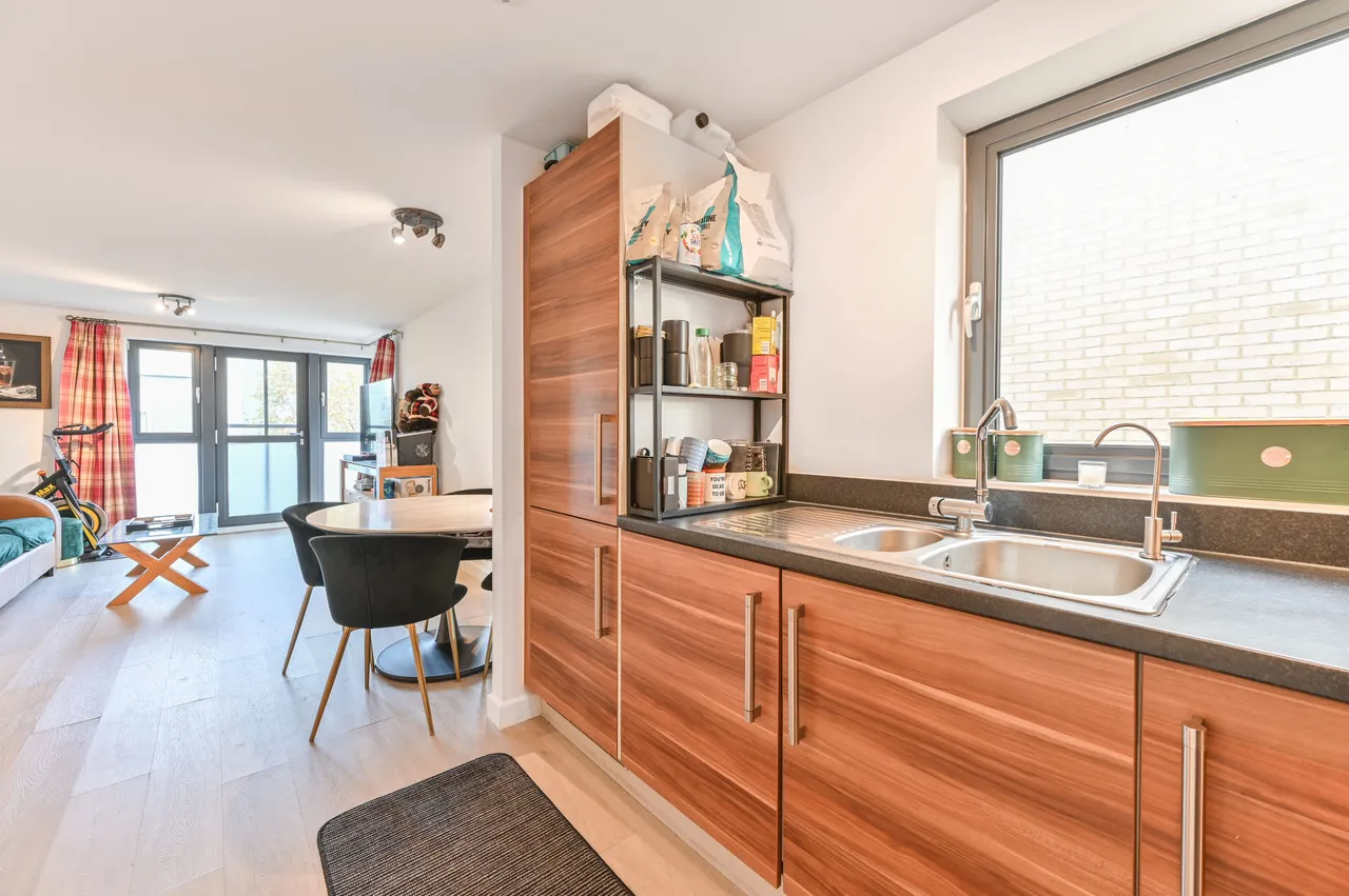 37 Sandover House, 124 Spa Road, London, photo 7