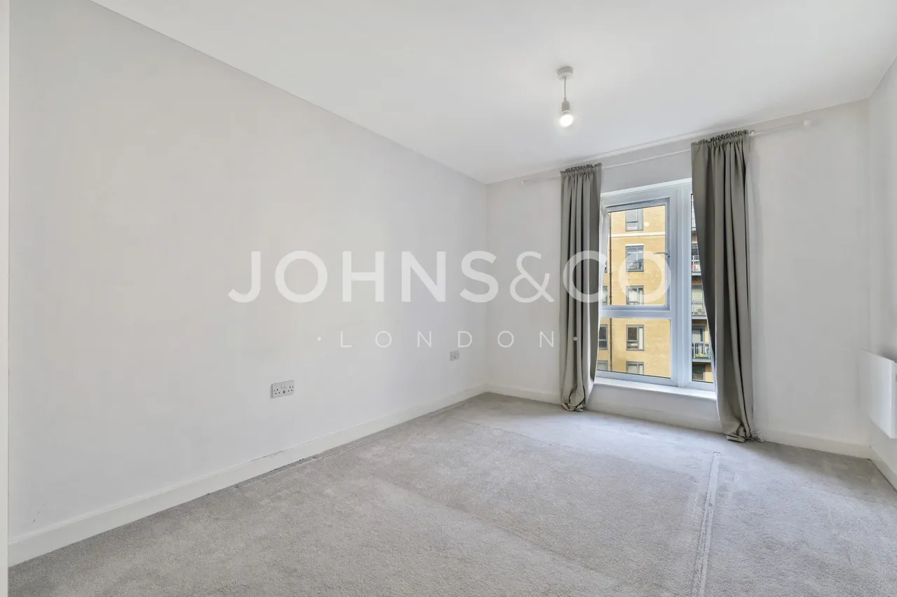 3 bed flat to rent, Thonrey Close, Colindale, NW9