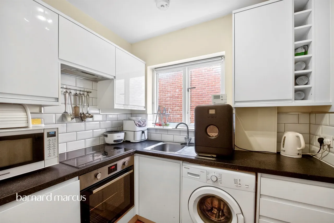 Manorgate Road, Kingston Upon Thames, KT2, photo 3