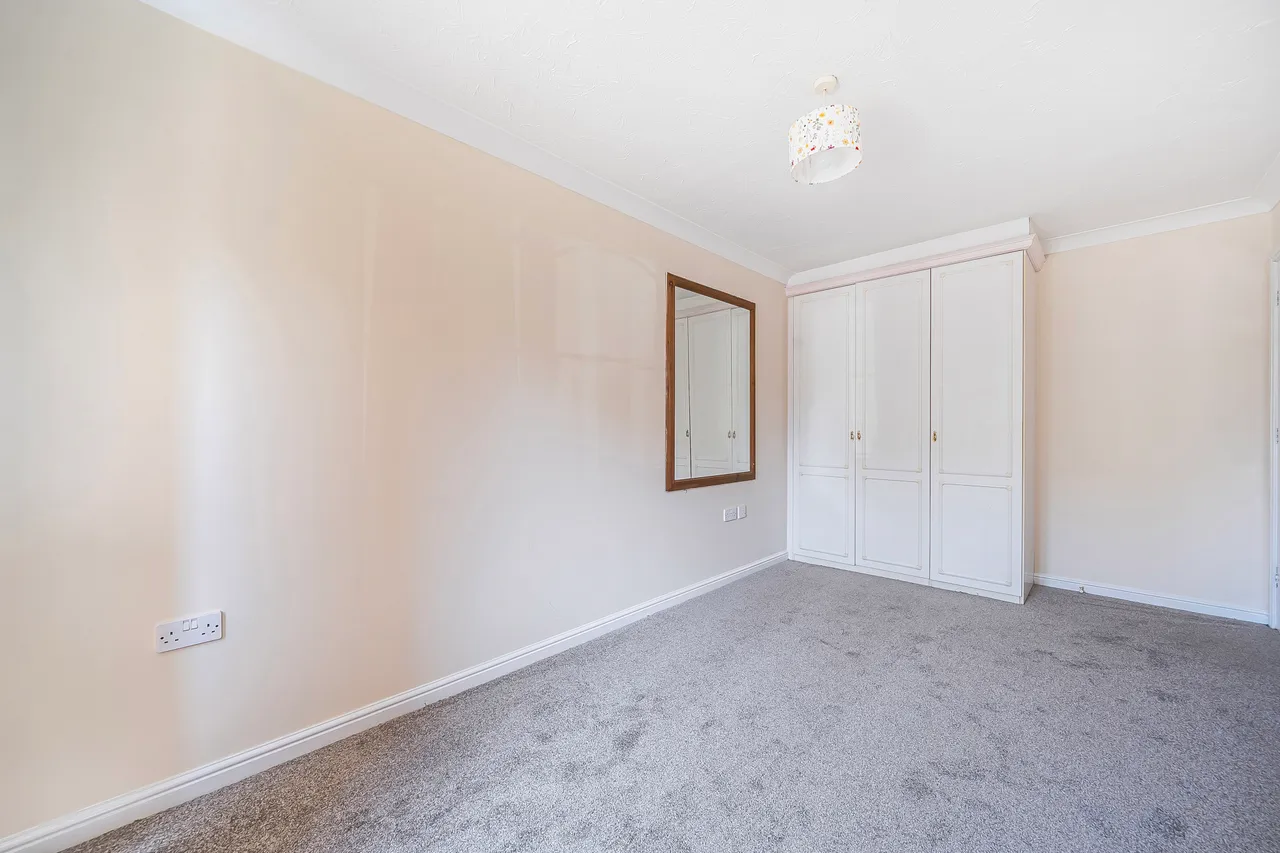 Woking, GU21, photo 8