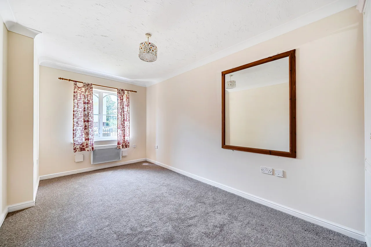 Woking, GU21, photo 9