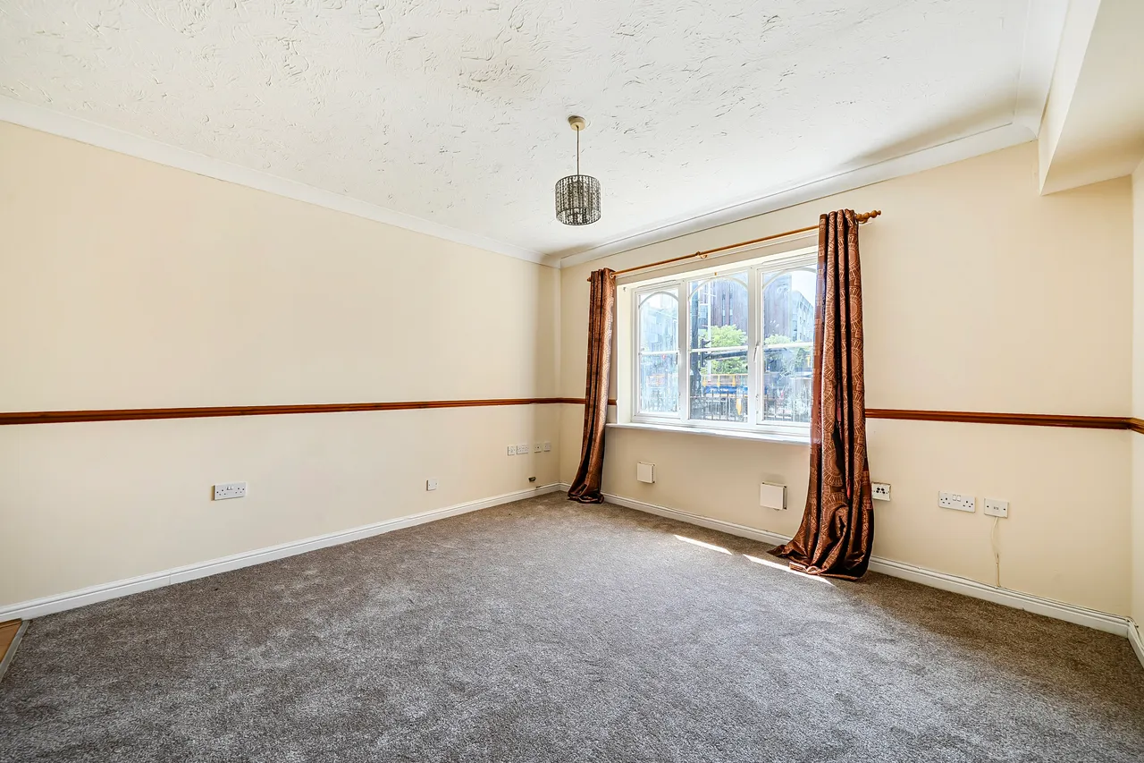 Woking, GU21, photo 5