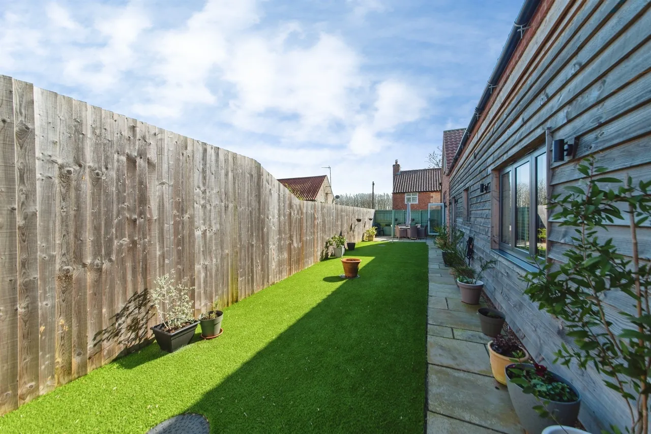 Sleaford, NG34, photo 18