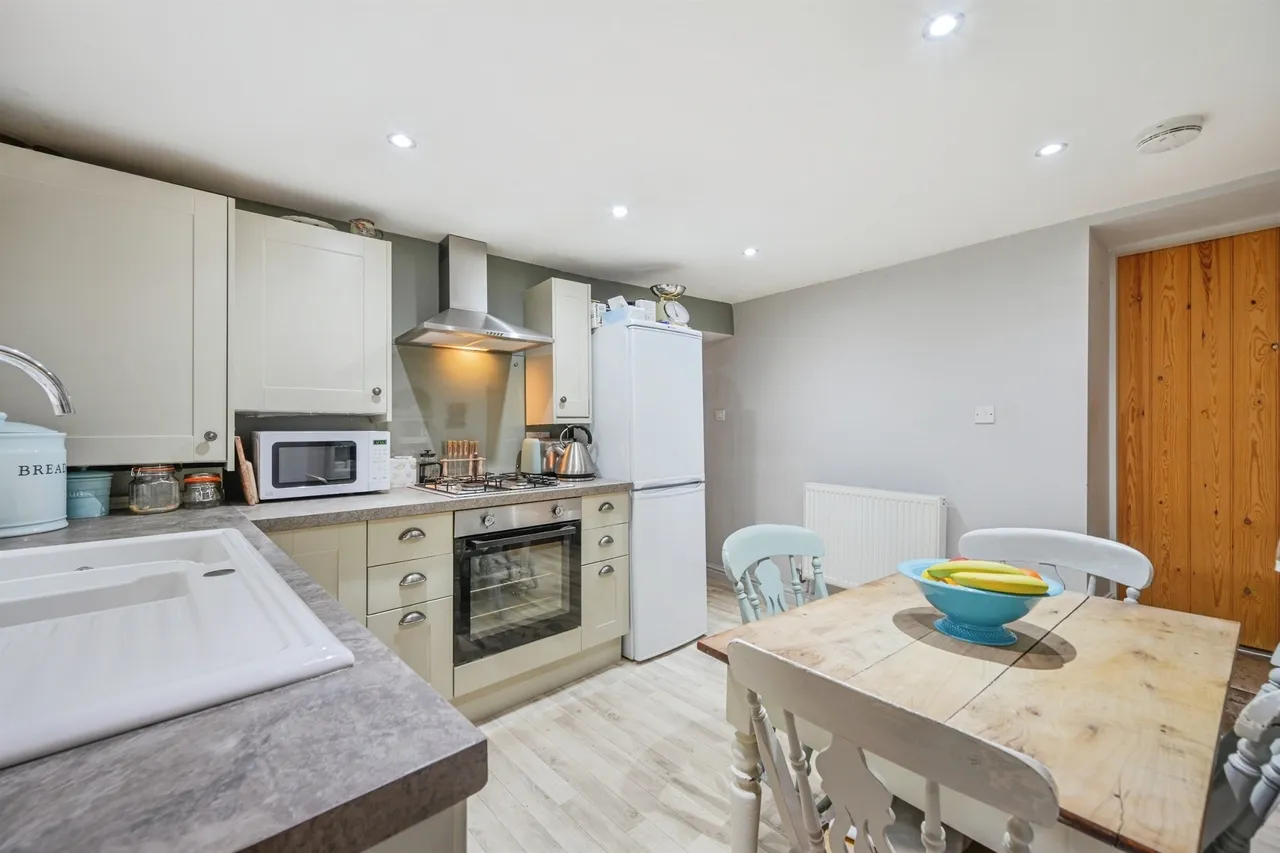 Water Lane, Middleton, DE4, photo 2