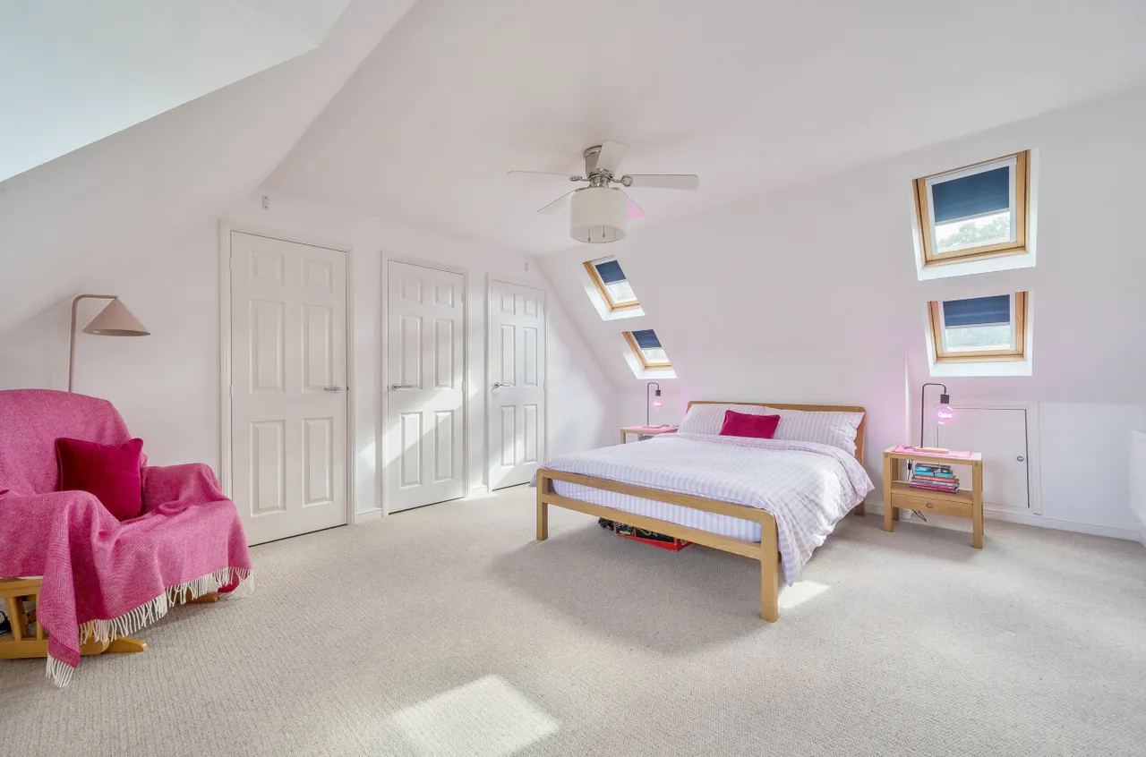 Attwood Drive, Arborfield, RG2, photo 5