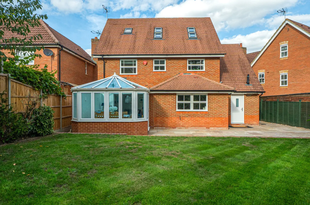 Attwood Drive, Arborfield, RG2, photo 26
