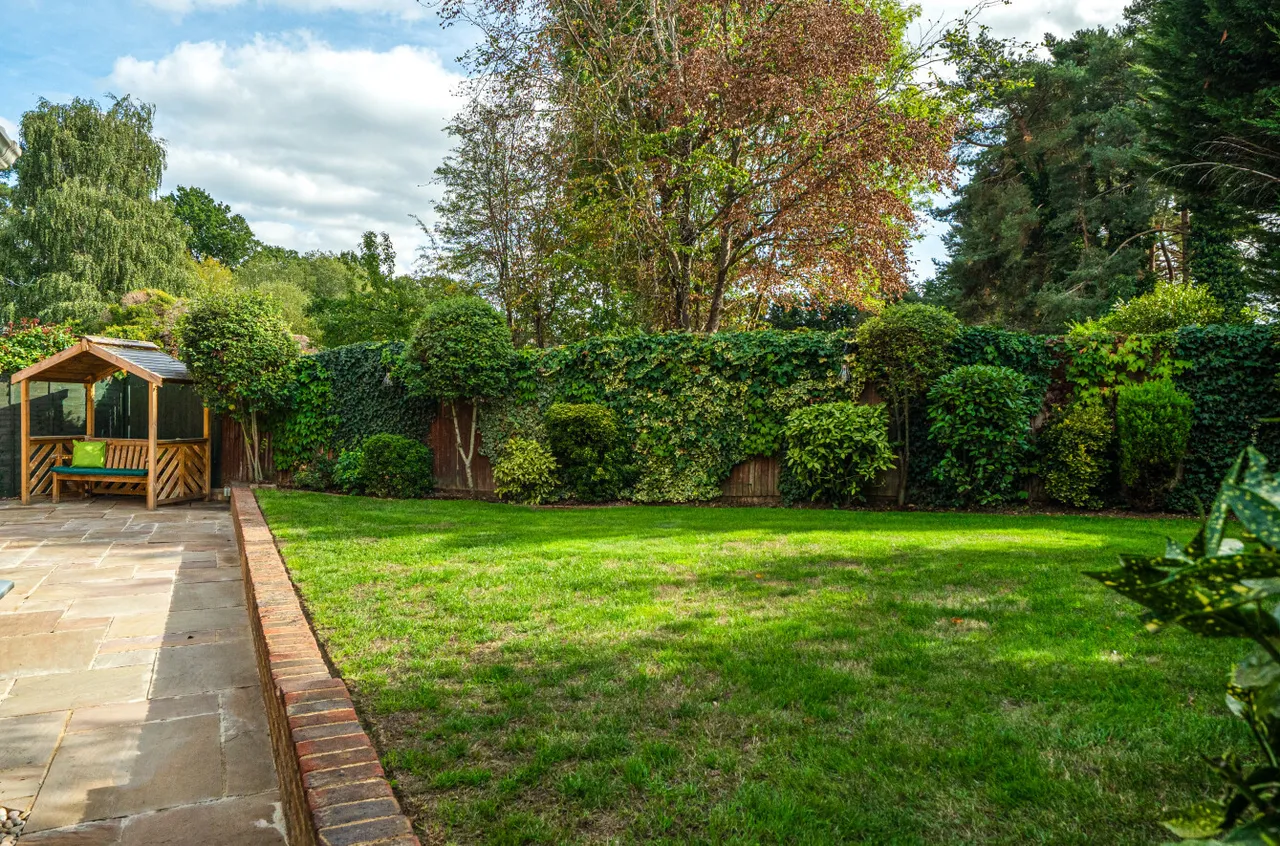 Attwood Drive, Arborfield, RG2, photo 6