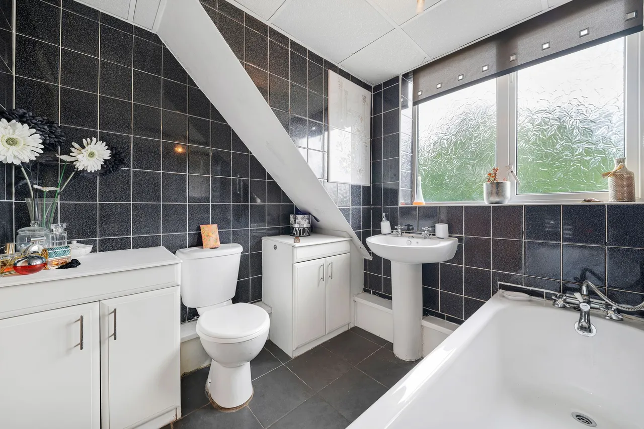 Oakfield Drive, Widnes, Widnes, WA8 8RG, photo 17