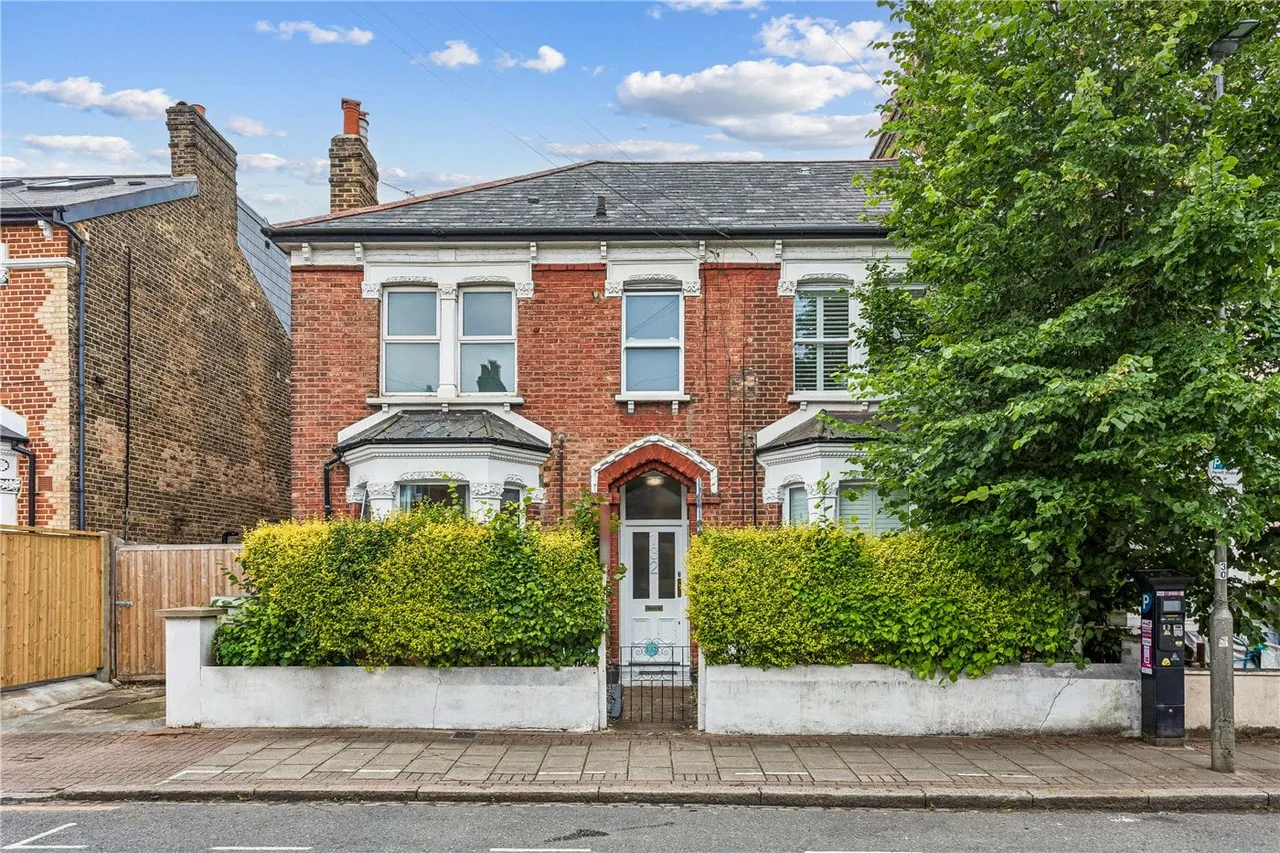 Longley Road, London, SW17, photo 10