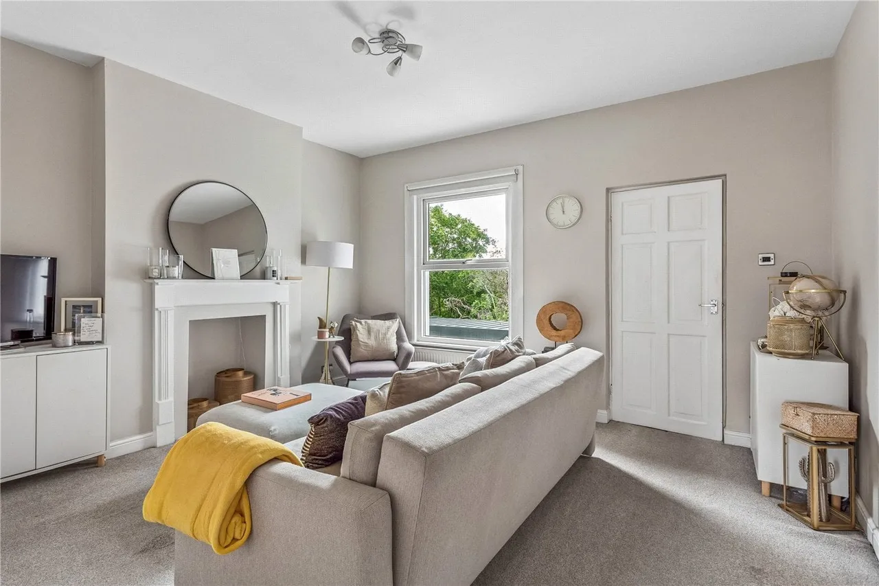 Longley Road, London, SW17, photo 3