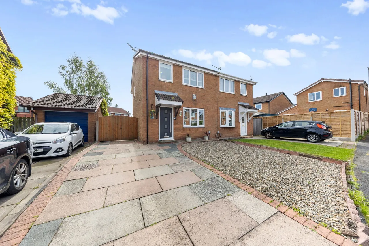 Oban Grove, Fearnhead, Warrington, Warrington, WA2 0TG, photo 19