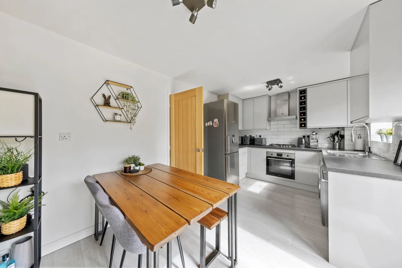Oban Grove, Fearnhead, Warrington, Warrington, WA2 0TG, photo 3