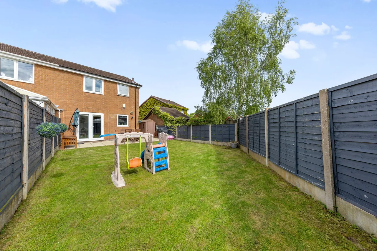 Oban Grove, Fearnhead, Warrington, Warrington, WA2 0TG, photo 14