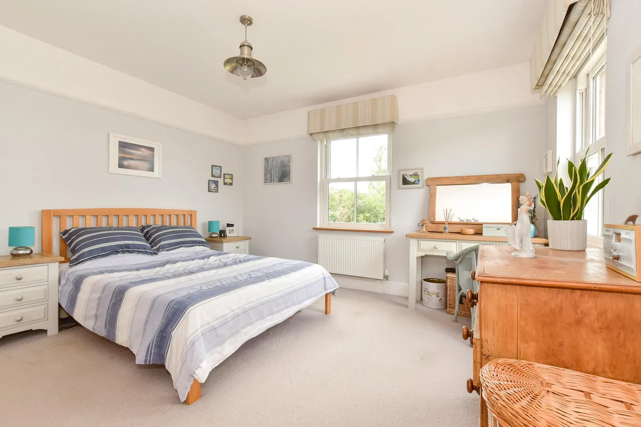 Whitwell, photo 9