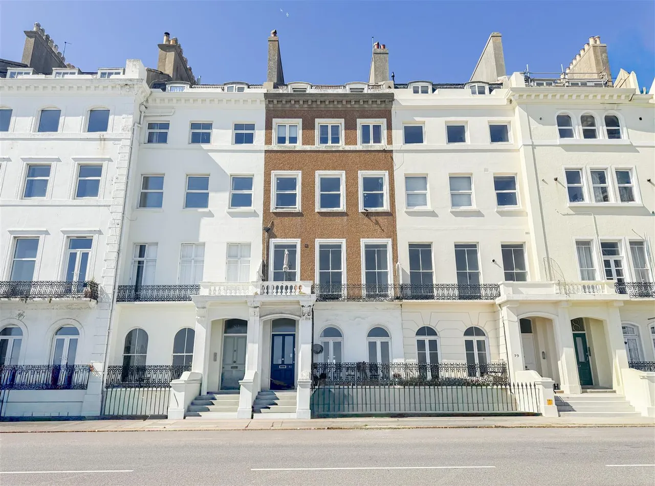 2 bed flat for sale — Marina, St. Leonards-On-Sea, East Sussex, TN38 0BJ