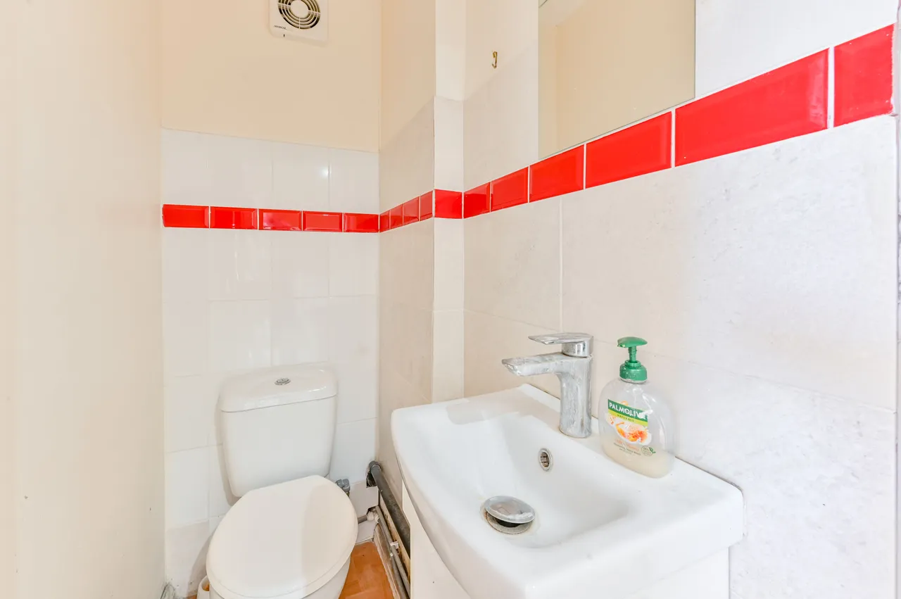 8 Longhurst House, 4 Bruckner Street, London, photo 9