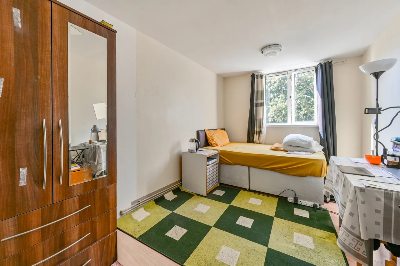 8 Longhurst House, 4 Bruckner Street, London, photo 5