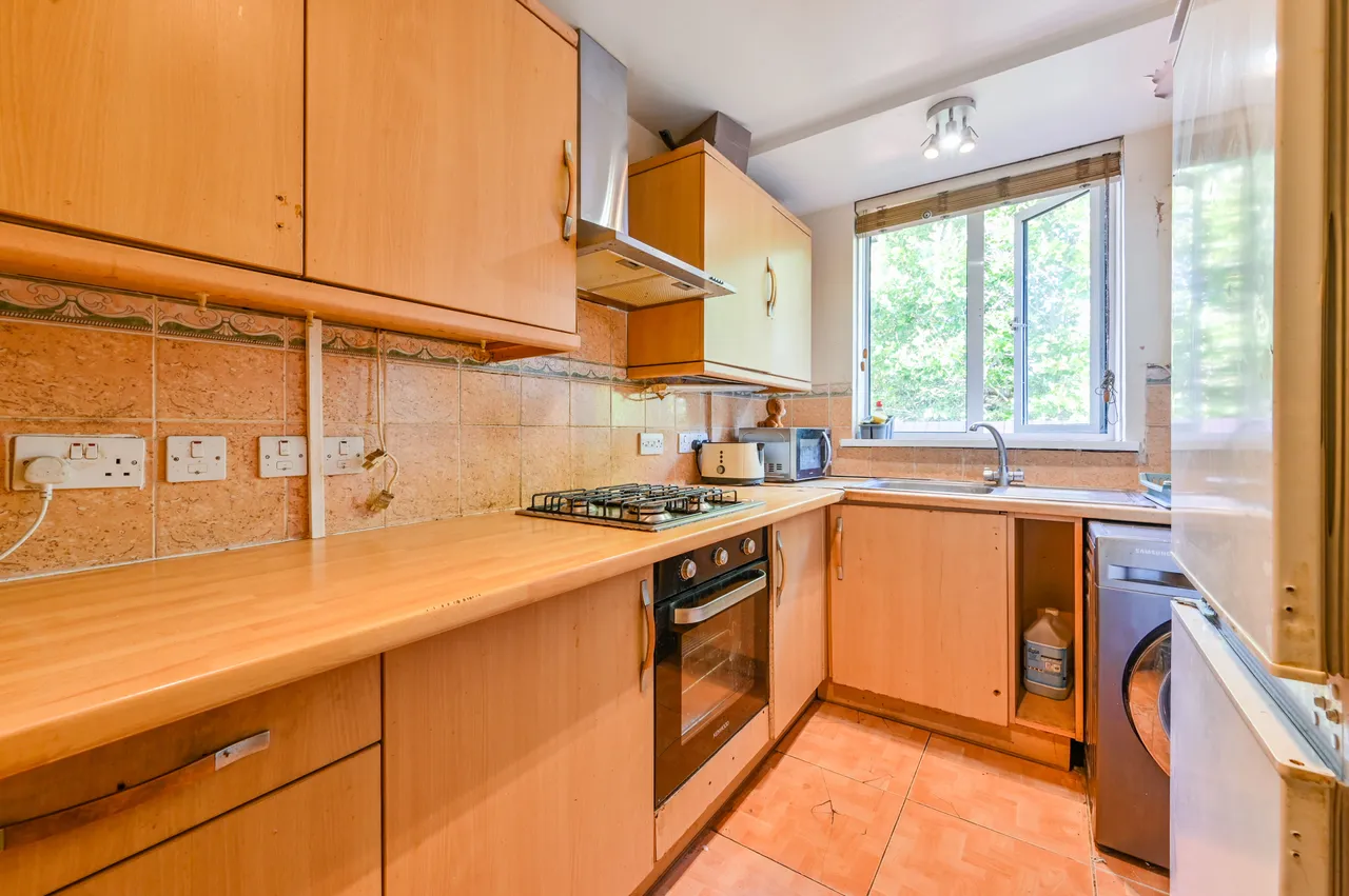 8 Longhurst House, 4 Bruckner Street, London, photo 3