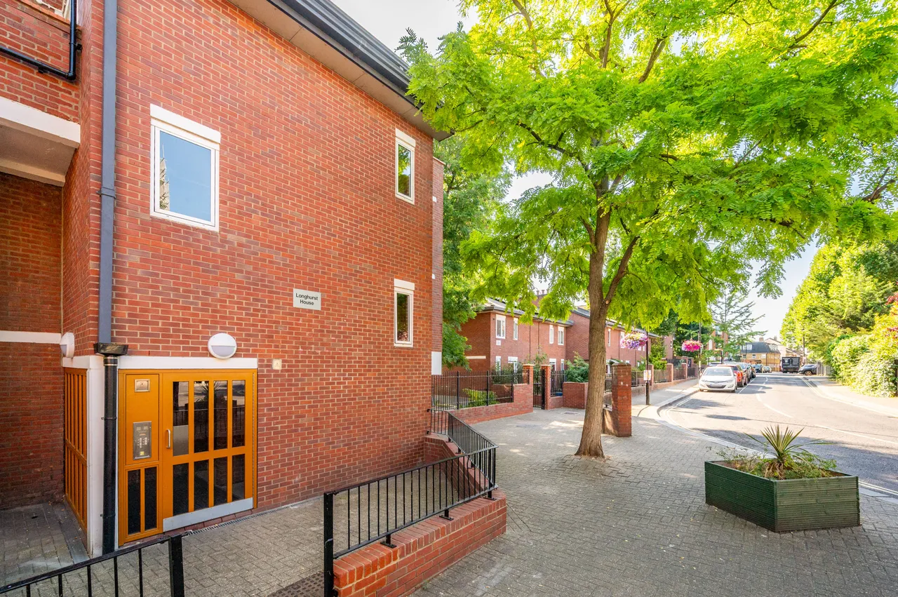 8 Longhurst House, 4 Bruckner Street, London, photo 10