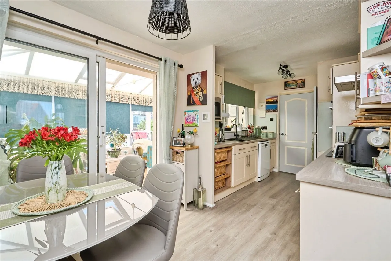Greenlands Road, East Cowes, PO32, photo 5