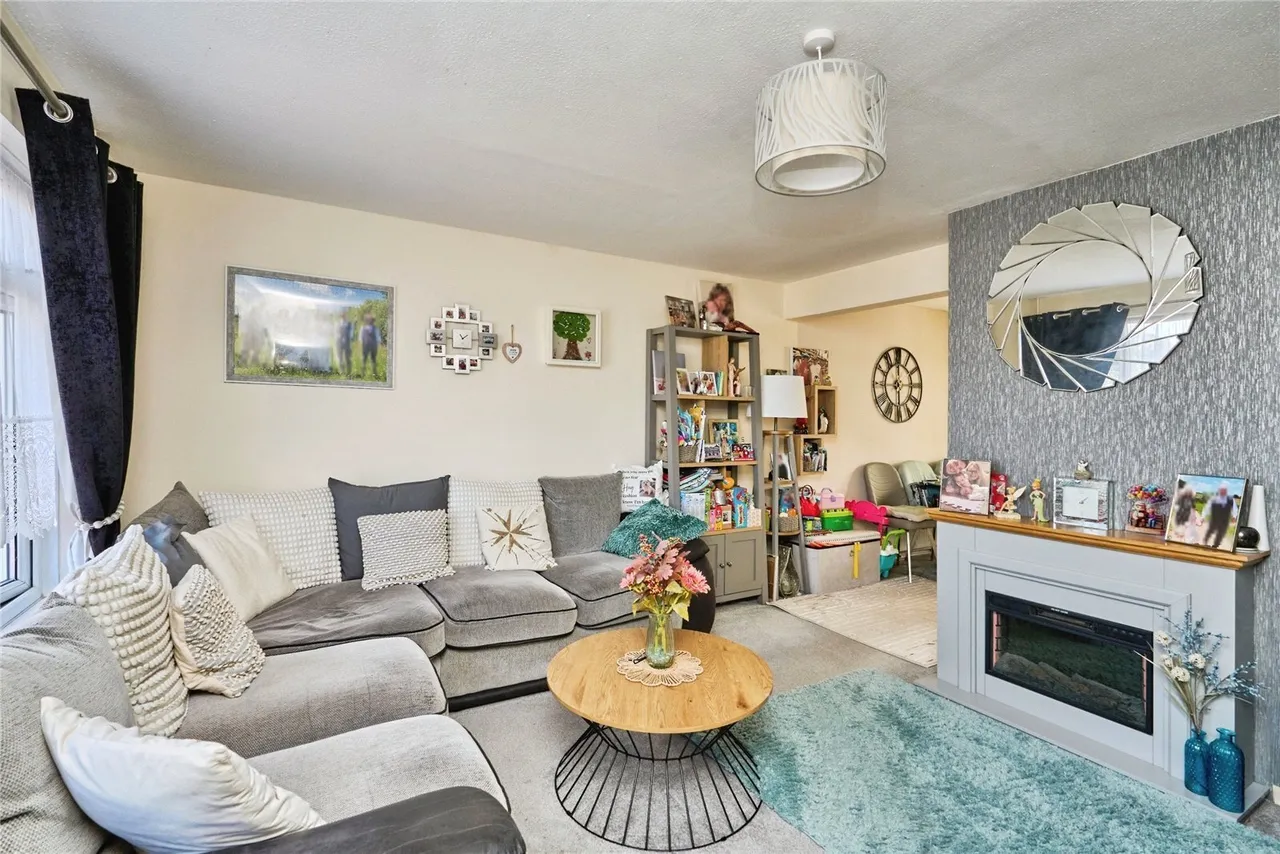 Greenlands Road, East Cowes, PO32, photo 2