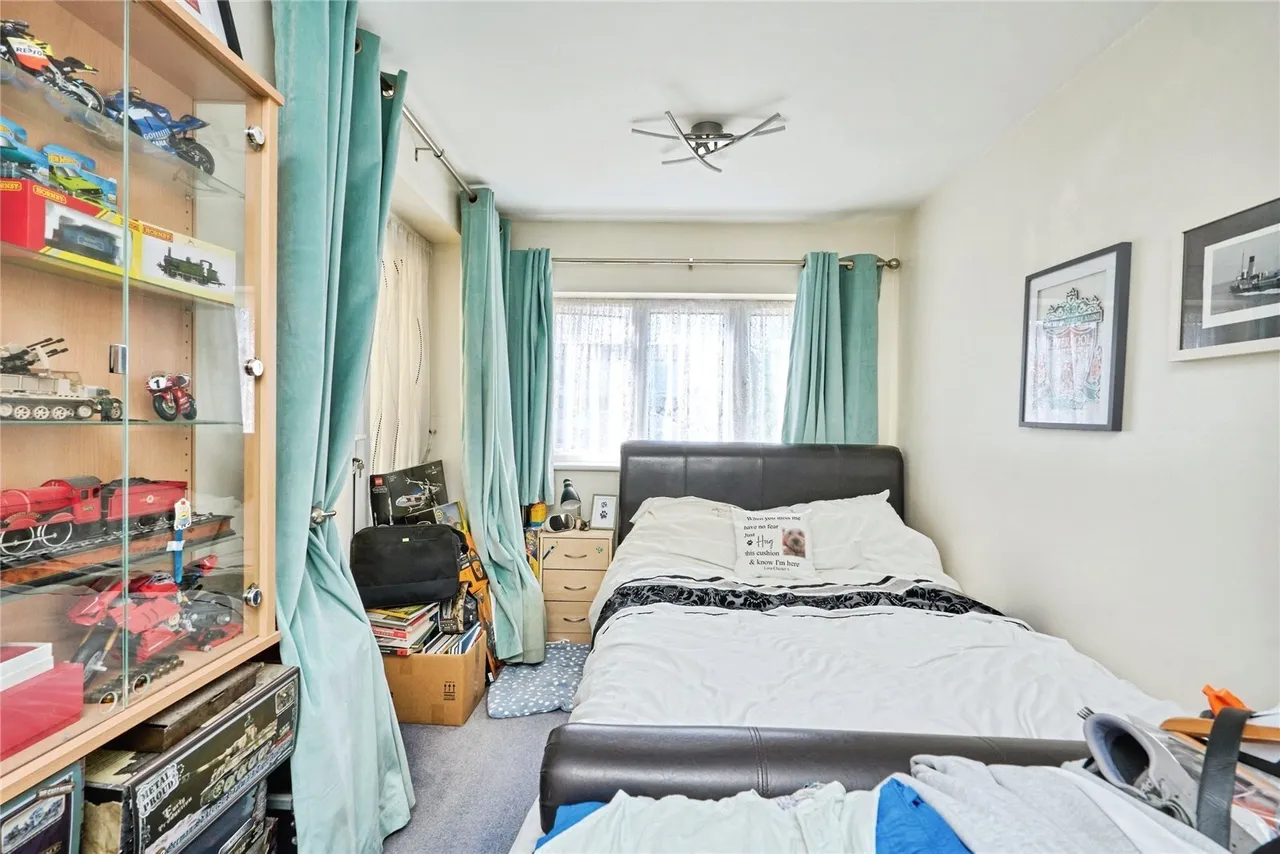 Greenlands Road, East Cowes, PO32, photo 17