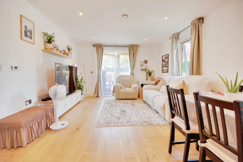 Riverwell Close, Watford, photo 2