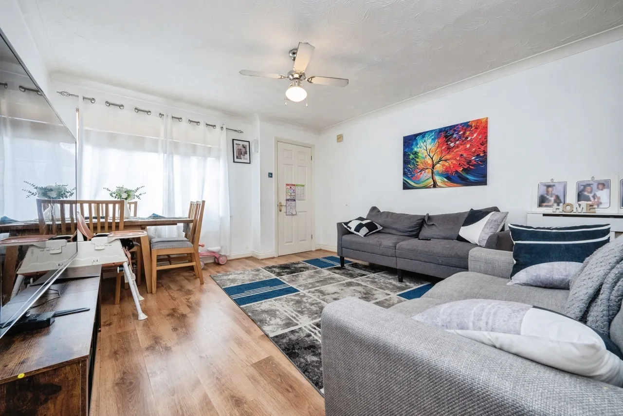 Dorsey Drive, Bedford, Bedfordshire, MK42, photo 3