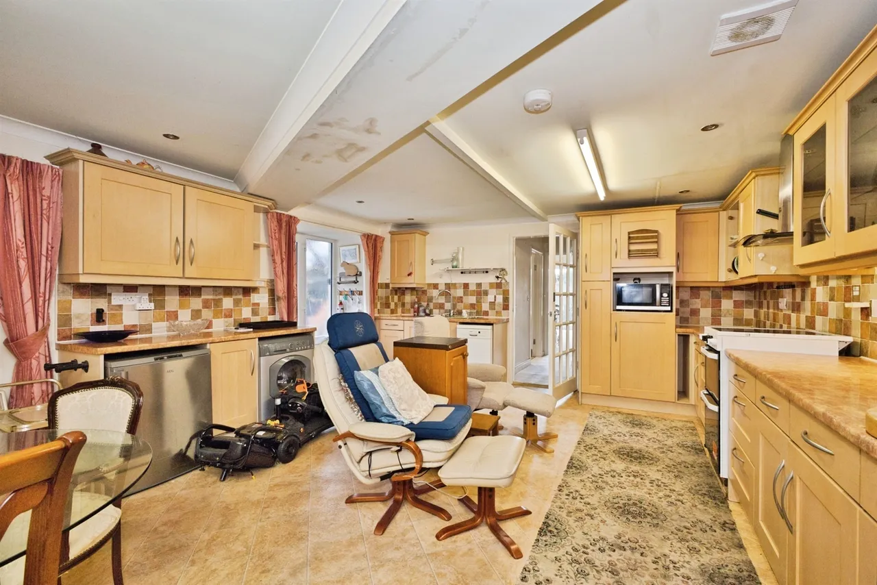 High Street, Curry Rivel, TA10, photo 3