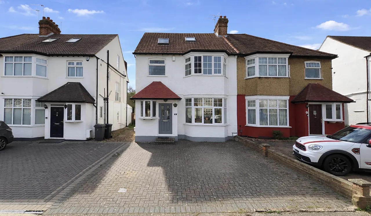 5 bed house for sale, Sefton Avenue, London, NW7