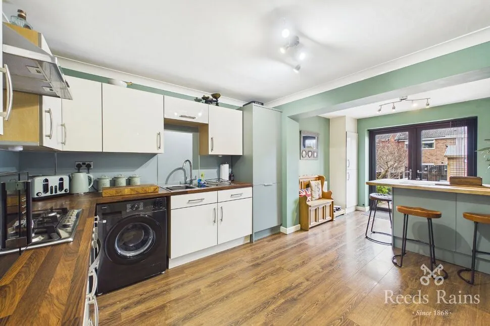 2 bed house for sale — Crayford Drive, Crofton, Wakefield, WF4