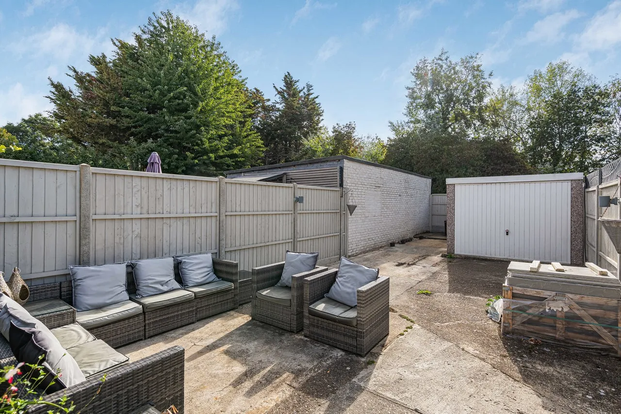 Warwick Avenue, Egham, TW20, photo 13