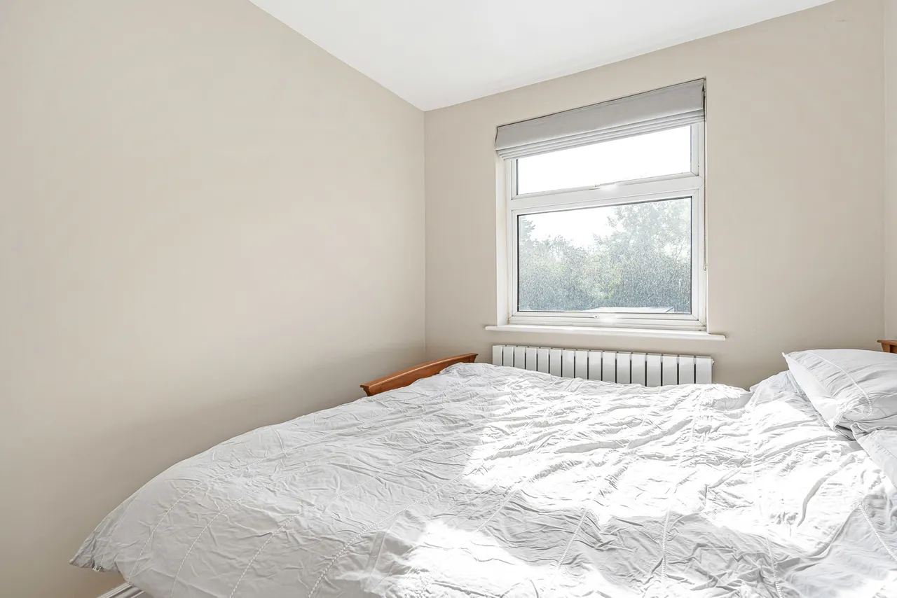 Warwick Avenue, Egham, TW20, photo 11