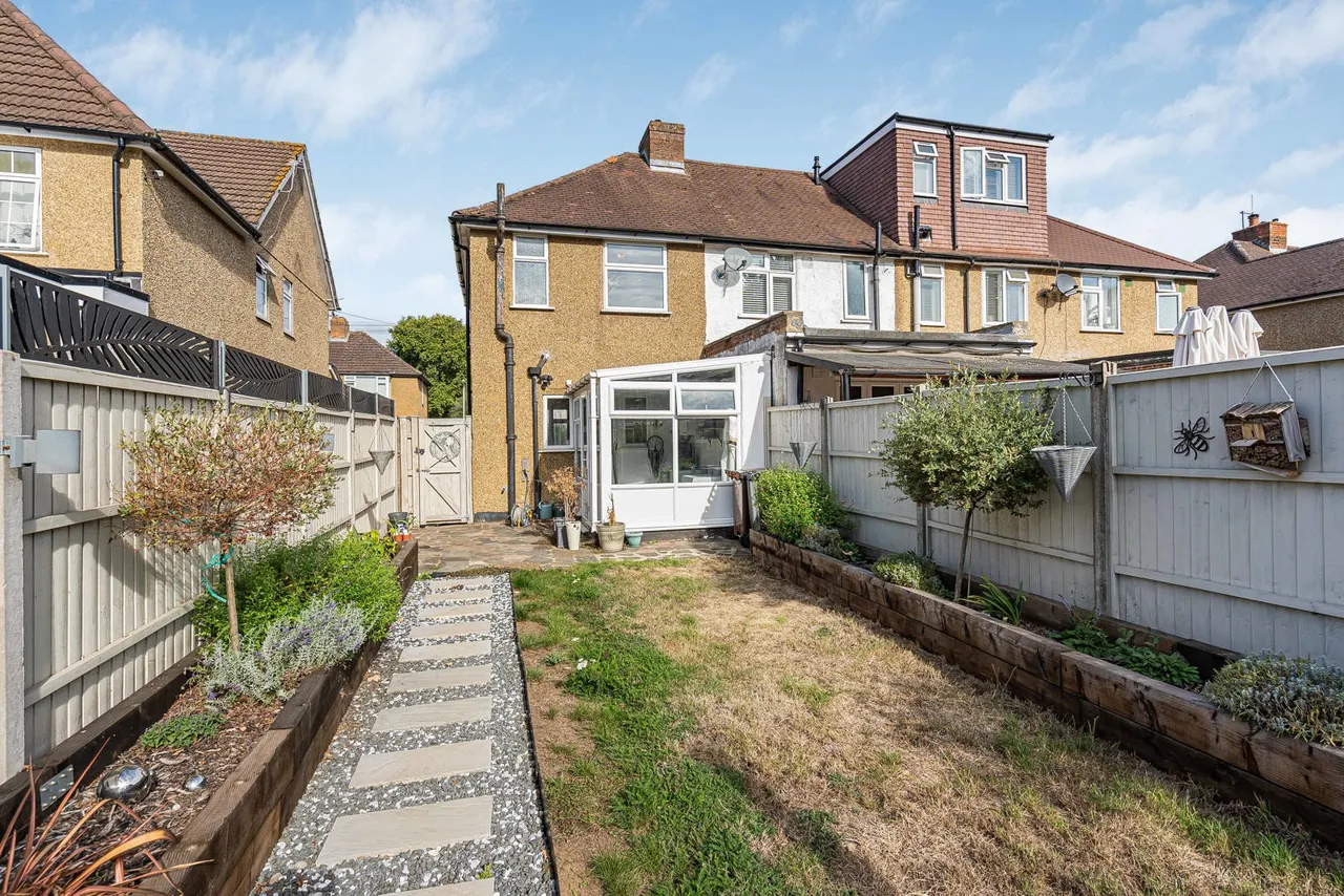 Warwick Avenue, Egham, TW20, photo 14