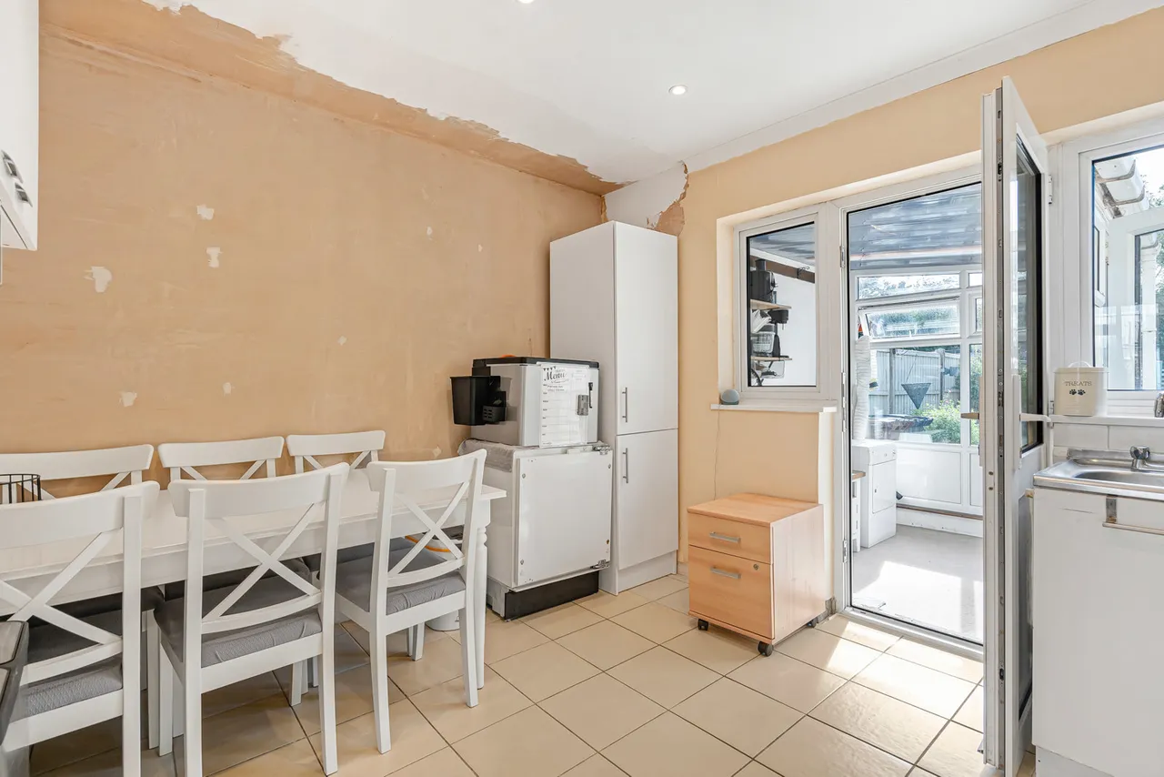 Warwick Avenue, Egham, TW20, photo 8