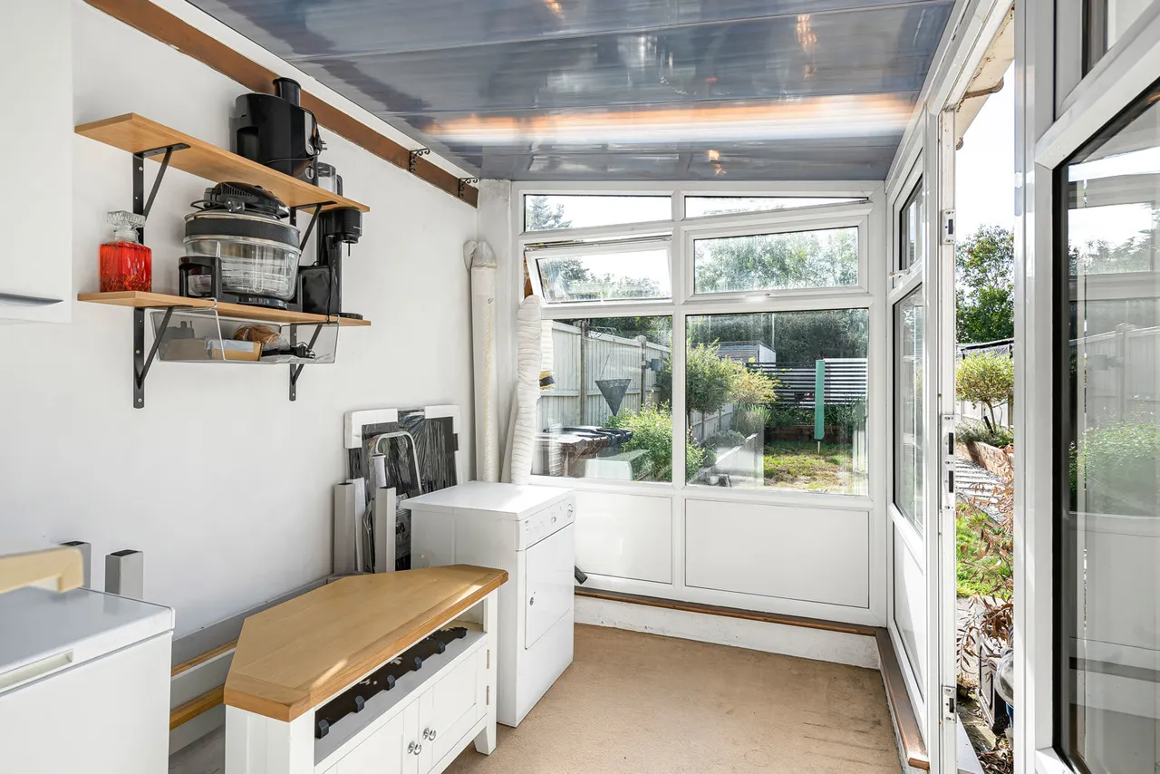 Warwick Avenue, Egham, TW20, photo 9