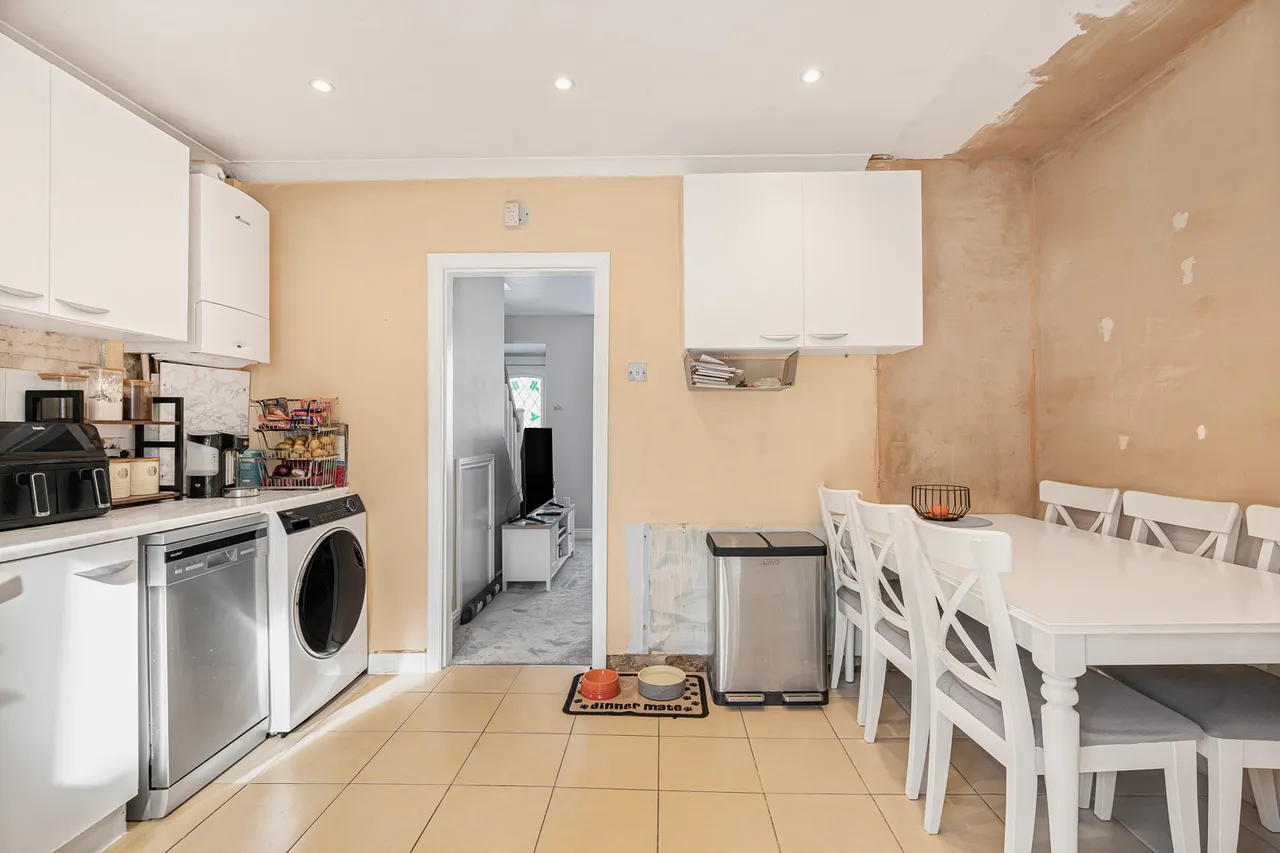 Warwick Avenue, Egham, TW20, photo 7