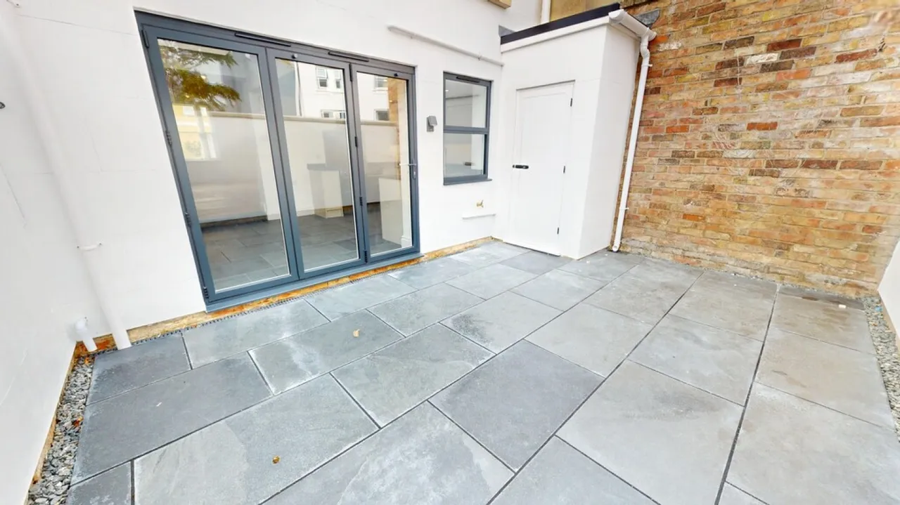 All Saints Terrace, Cheltenham, GL52, photo 19