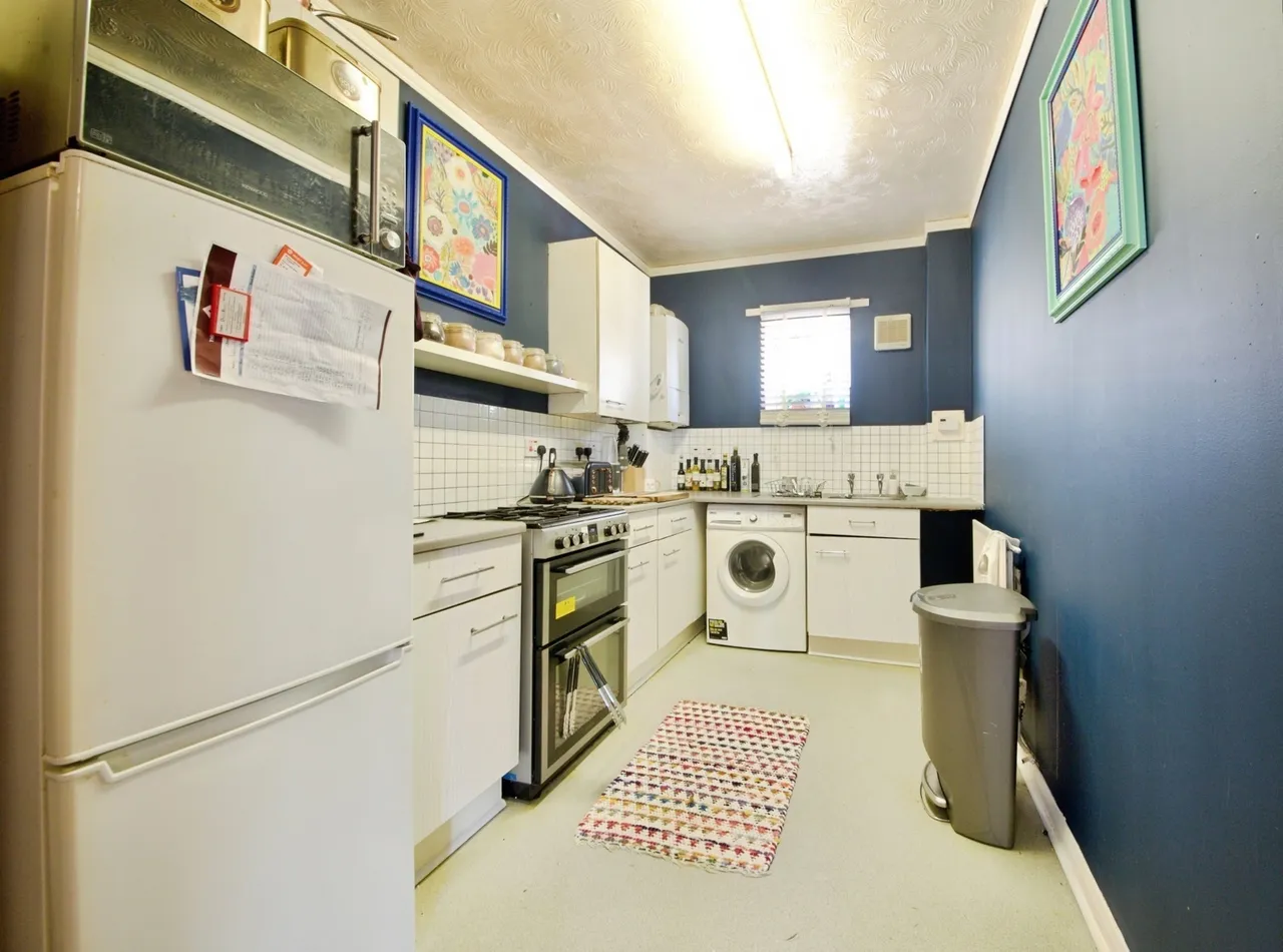 Logan Court, Logan Mews, Romford, RM1, photo 2