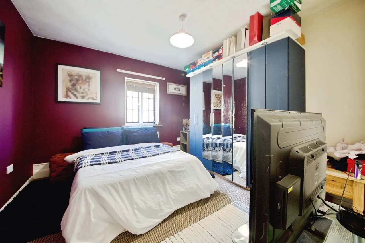 Logan Court, Logan Mews, Romford, RM1, photo 8