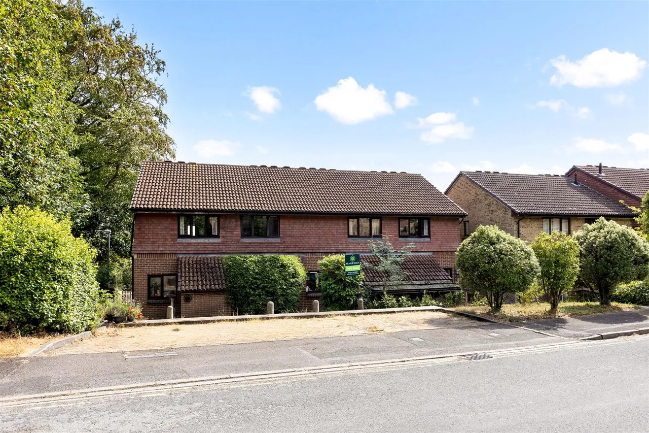 2 bed house for sale — Warren Drive, Lewes, BN7 1HD