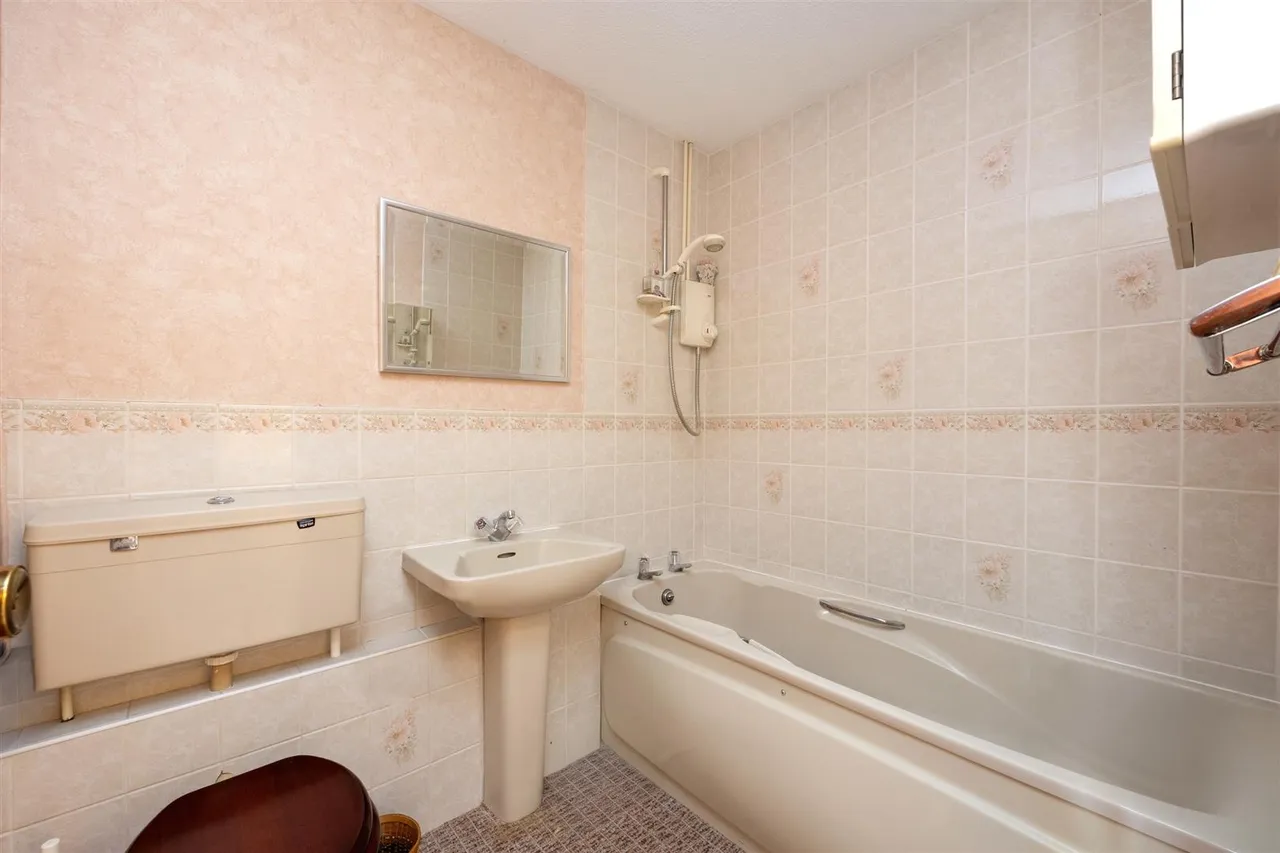 Warren Drive, Lewes, BN7 1HD, photo 12