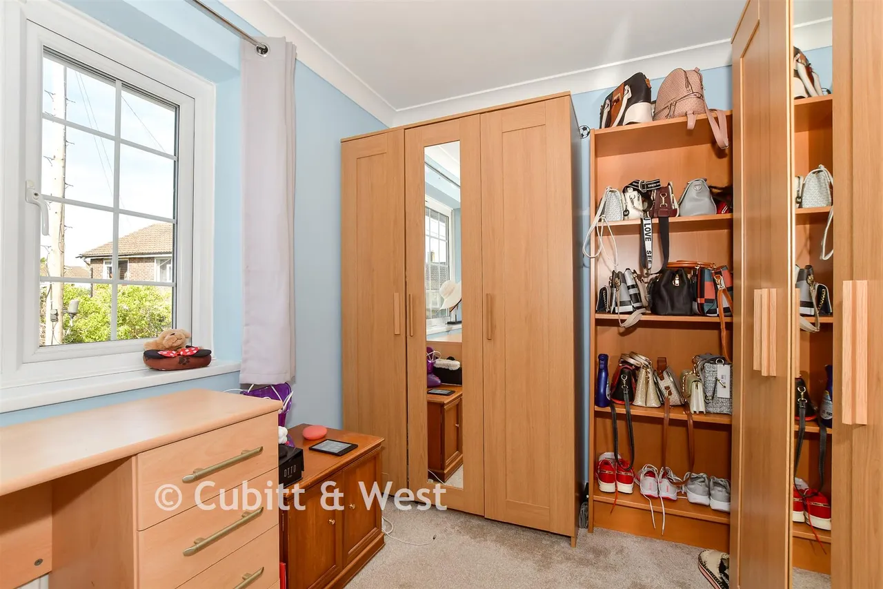 Shepherd Close, Crawley, RH10, photo 12