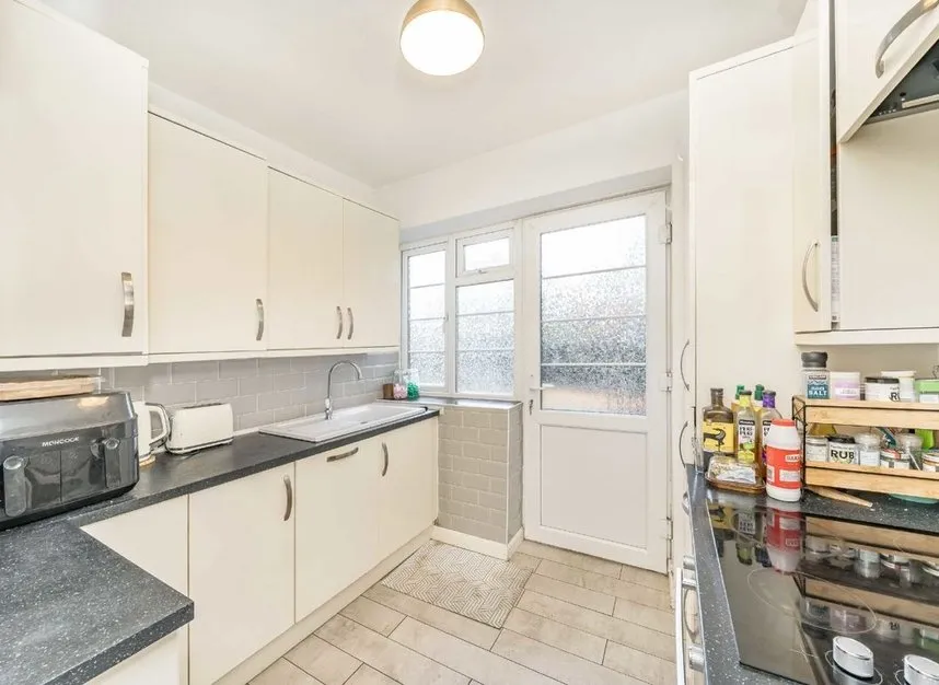 Sheen Court, Richmond, TW10, photo 3