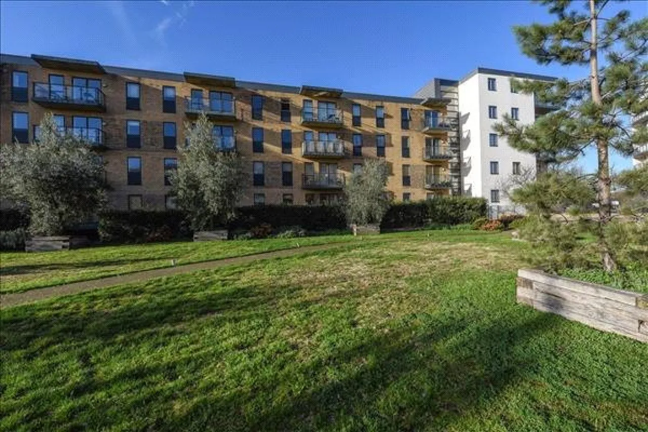 Bassett House, Wimbledon, photo 7
