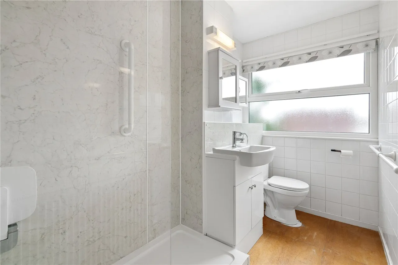 Wellesley Road, Twickenham, TW2, photo 9